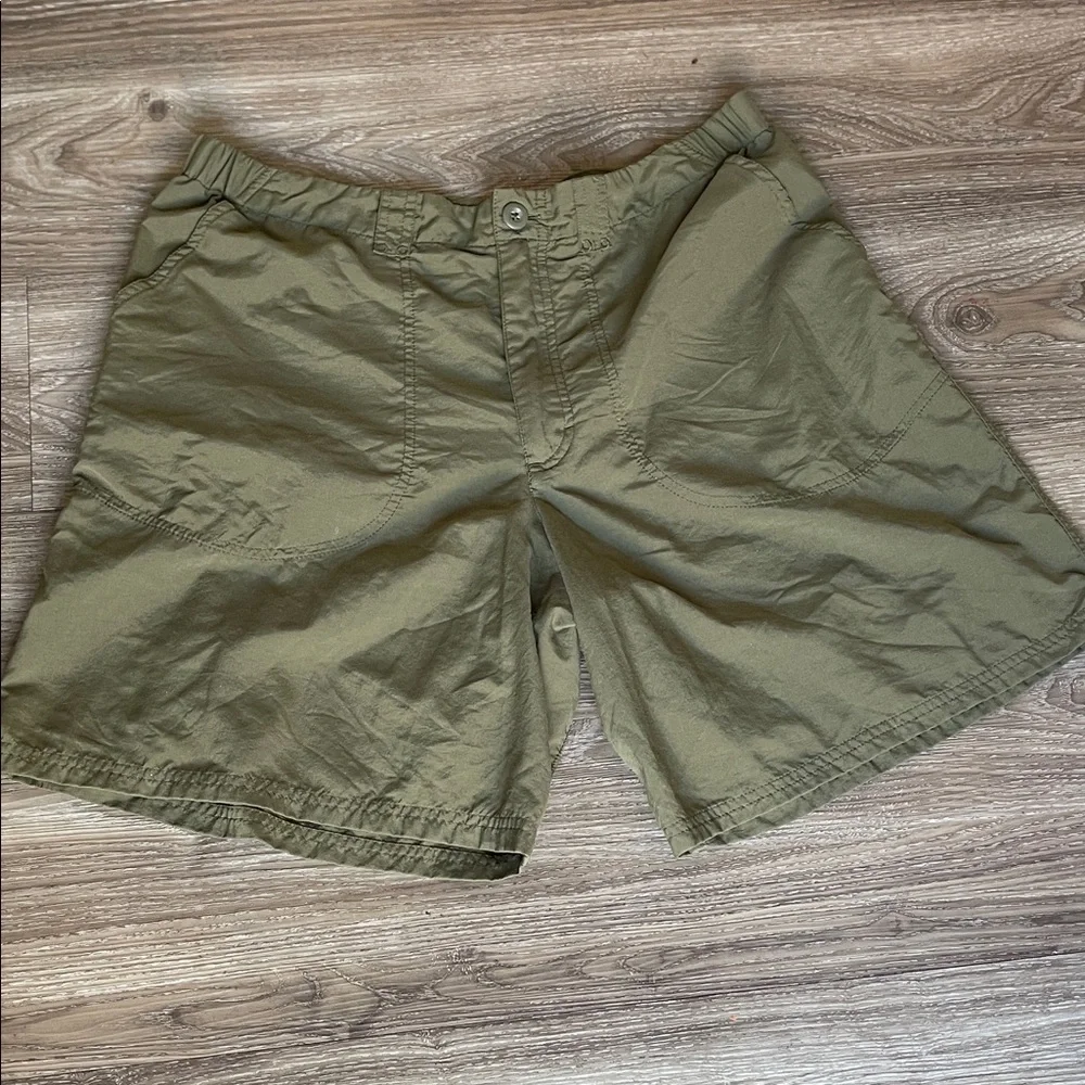 patagonia Men's Cargo Shorts in Olive